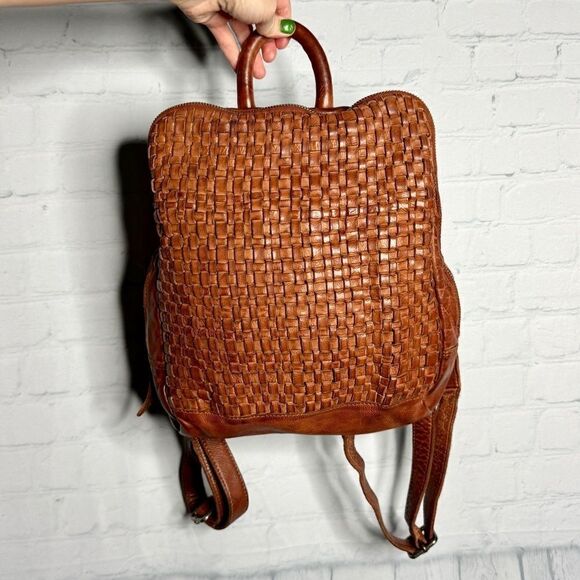 Vilenca Holland brown supple distressed leather basketweave hobo backpack bag - Picture 8 of 12